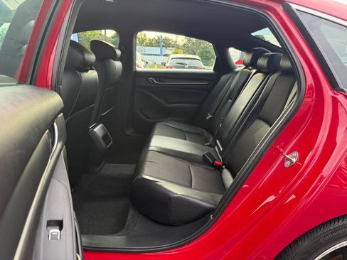 Used 2018 Honda Accord Sport image 13