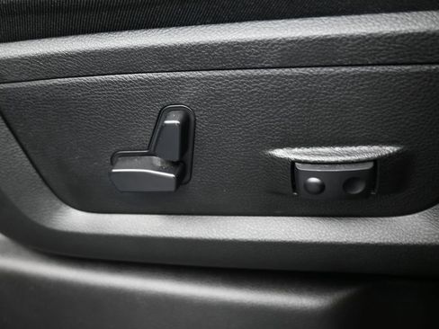 Used 2025 RAM 3500 Laramie image 12