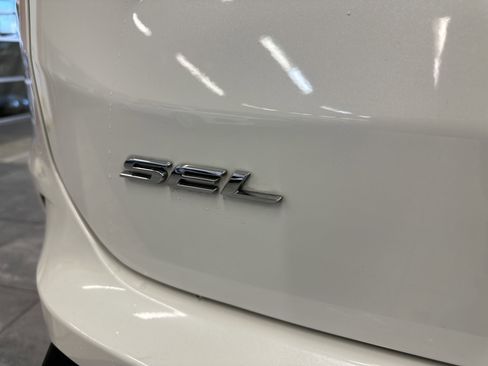 Certified 2022 Ford Edge SEL w/ Convenience Package image 10