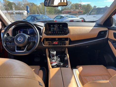 Used 2021 Nissan Rogue Platinum image 22