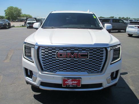 Used 2022 GMC Yukon Denali AWD/4WD image 13