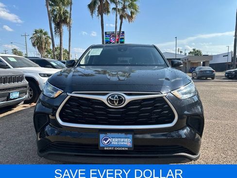 Used 2023 Toyota Highlander L FWD image 2
