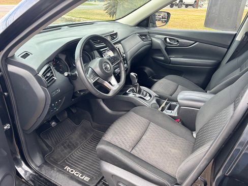 Used 2019 Nissan Rogue SV image 10