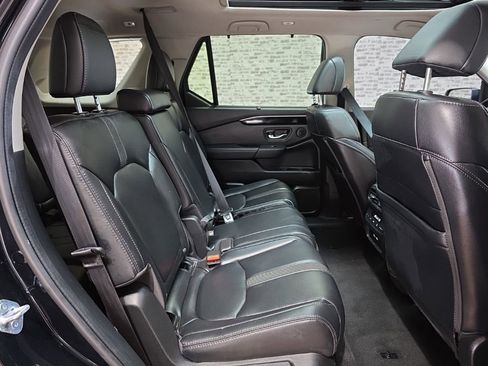 Used 2023 Honda Pilot Touring image 12