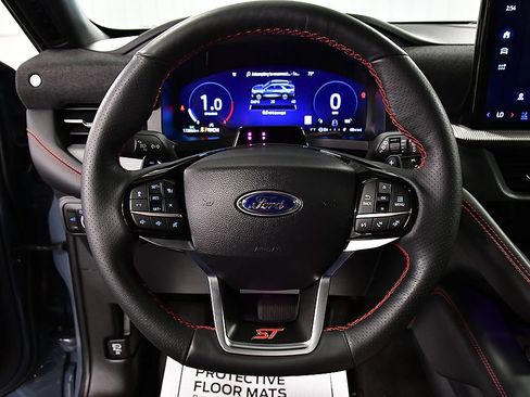 Used 2025 Ford Explorer ST AWD/4WD image 17