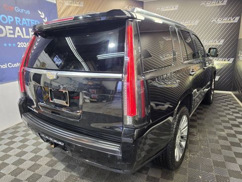 Used 2017 Cadillac Escalade Platinum RWD image 10