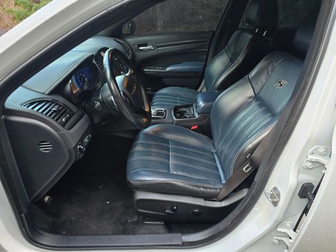 Used 2015 Chrysler 300 S image 20