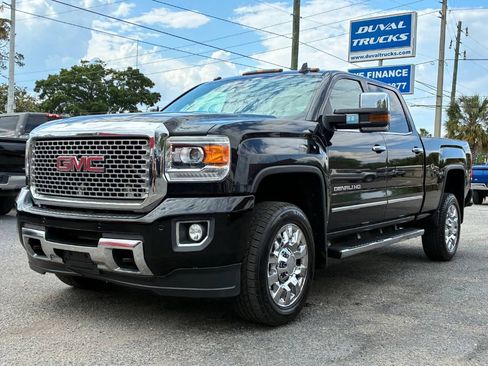 Used 2016 GMC Sierra 2500 Denali w/ Duramax Plus Package AWD/4WD image 1