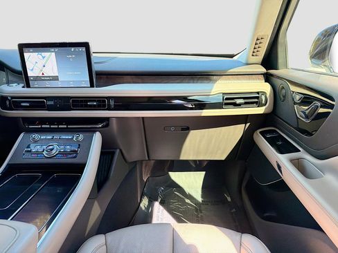 Used 2022 Lincoln Aviator Reserve w/ Elements Package Plus image 19