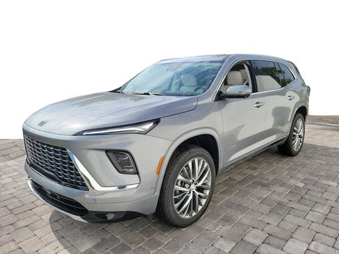 New 2026 Buick Enclave Avenir w/ Super Cruise Package FWD image 3