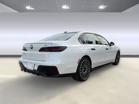 New 2026 BMW i7 xDrive60 image 9