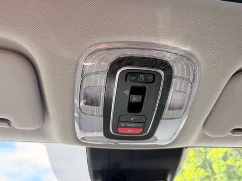 Used 2025 Hyundai Elantra SEL FWD image 29
