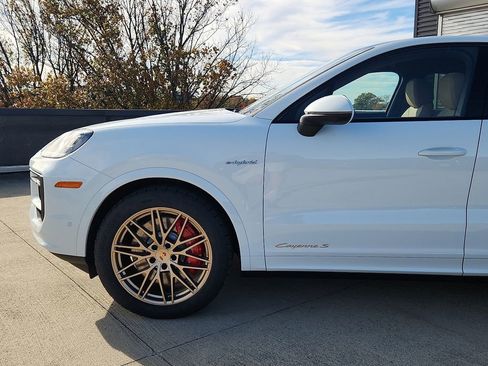 New 2026 Porsche Cayenne S image 6