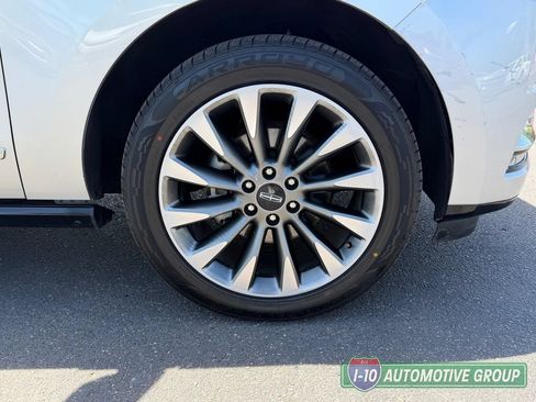 Used 2019 Lincoln Navigator Select RWD image 12