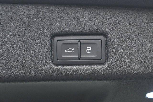 Used 2025 Audi Q5 Premium Plus w/ Premium Plus AWD/4WD image 33