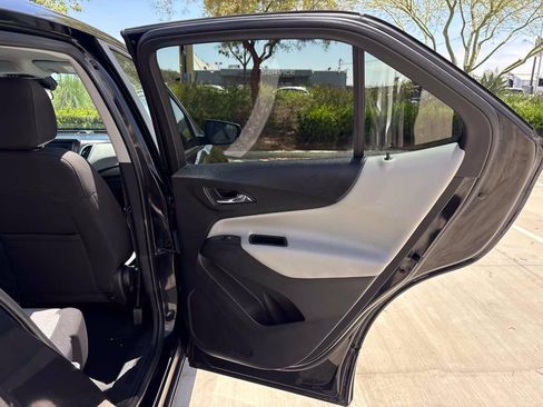 Used 2023 Chevrolet Equinox LS FWD image 13