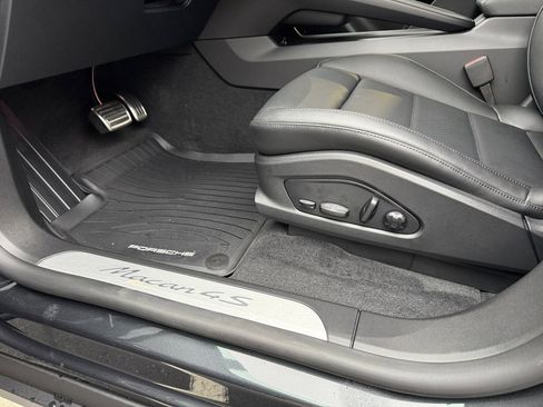 New 2025 Porsche Macan 4S Electric image 25