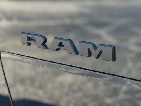 Used 2025 RAM 2500 Big Horn AWD/4WD image 25
