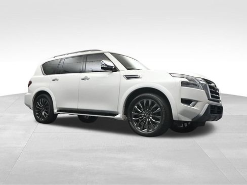 Used 2023 Nissan Armada Platinum w/ Captain's Chairs Package RWD image 16