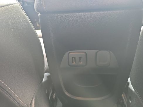 Used 2018 Chevrolet Colorado Z71 AWD/4WD image 17