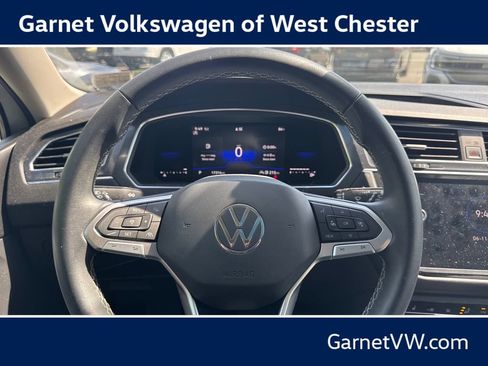 Used 2023 Volkswagen Tiguan SE w/ Panoramic Sunroof Package AWD/4WD image 16