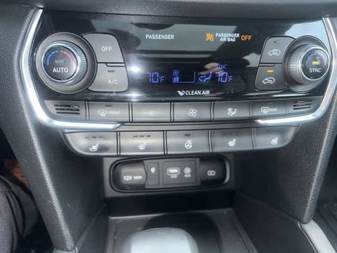 Used 2020 Hyundai Santa Fe Limited AWD/4WD image 10