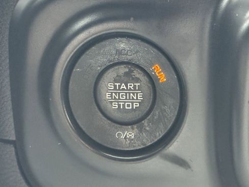 Used 2021 Jeep Wrangler Unlimited Sahara AWD/4WD image 22