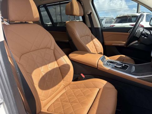 Used 2023 BMW X7 xDrive40i w/ Premium Package AWD/4WD image 13