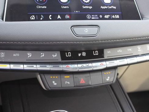 Used 2023 Cadillac XT4 Luxury w/ Cold Weather Package AWD/4WD image 32
