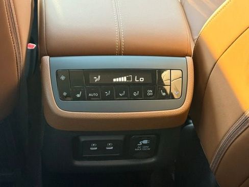 New 2026 Nissan Pathfinder Platinum AWD/4WD image 21