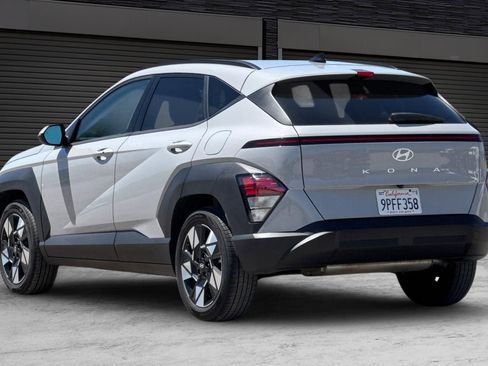 Used 2025 Hyundai Kona SEL FWD image 6