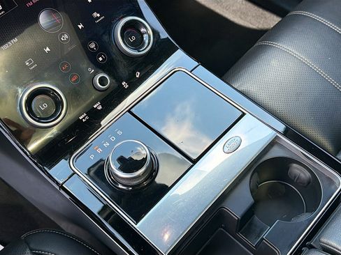 Used 2019 Land Rover Range Rover Velar R-Dynamic SE AWD/4WD image 28