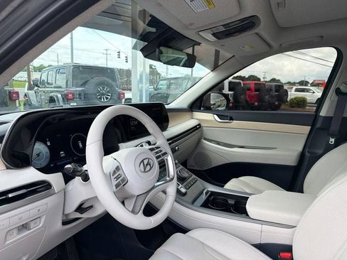Used 2024 Hyundai Palisade Limited AWD/4WD image 36