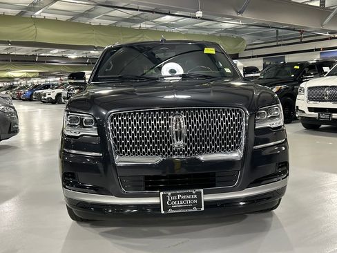 Used 2023 Lincoln Navigator Reserve AWD/4WD image 6