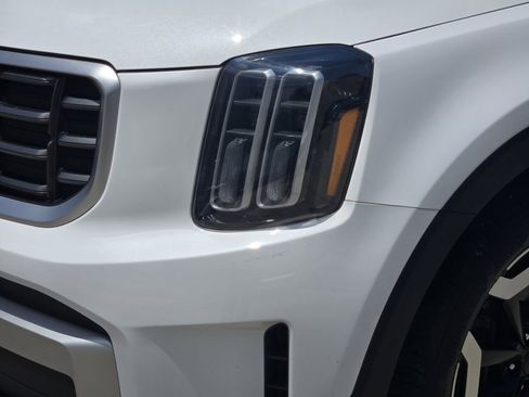 Certified 2024 Kia Telluride S w/ S Sunroof Package FWD image 15