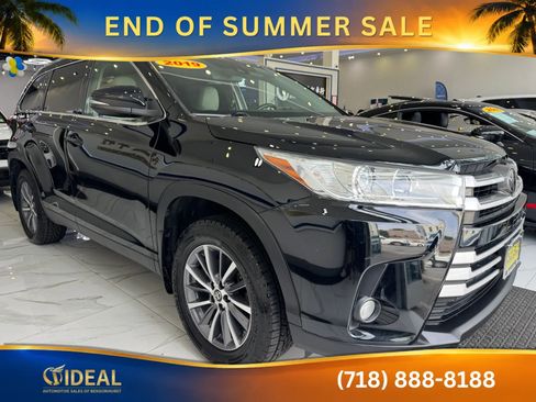 Used 2019 Toyota Highlander XLE AWD/4WD image 1