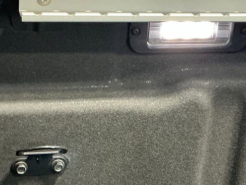 Used 2024 Nissan Frontier SV w/ SV Convenience Package image 8