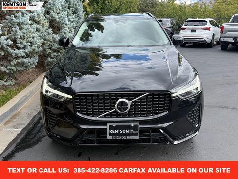 Used 2025 Volvo XC60 B5 Plus image 2