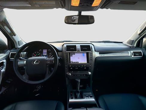 Used 2017 Lexus GX 460 image 15