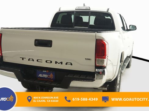 Used 2016 Toyota Tacoma SR5 w/ SR5 Appearance Package (SN) image 10