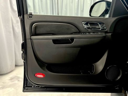 Used 2014 Cadillac Escalade ESV Platinum image 32