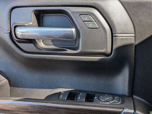 Used 2022 Chevrolet Silverado 1500 RST image 4