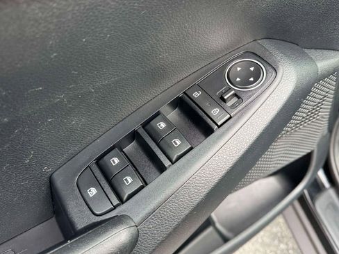 Used 2023 Kia Seltos LX image 16