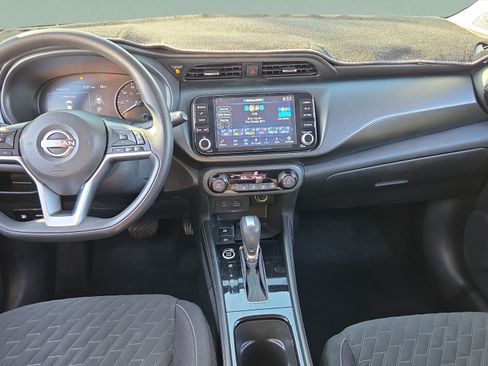 Used 2022 Nissan Kicks SV FWD image 13