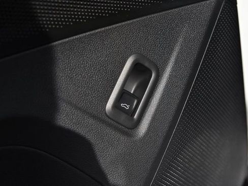 New 2026 Volkswagen Tiguan SE R-Line image 9