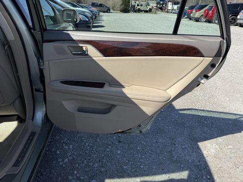 Used 2008 Toyota Avalon XLS image 18