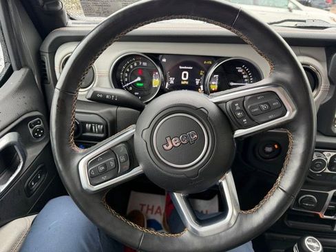 Used 2022 Jeep Wrangler Unlimited Sahara image 15