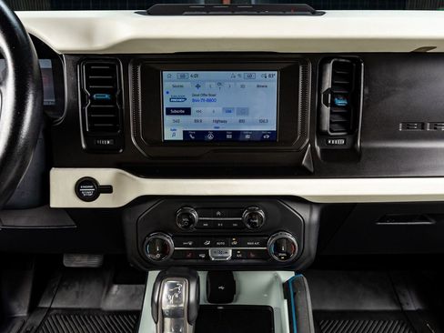 Used 2022 Ford Bronco Wildtrak image 23