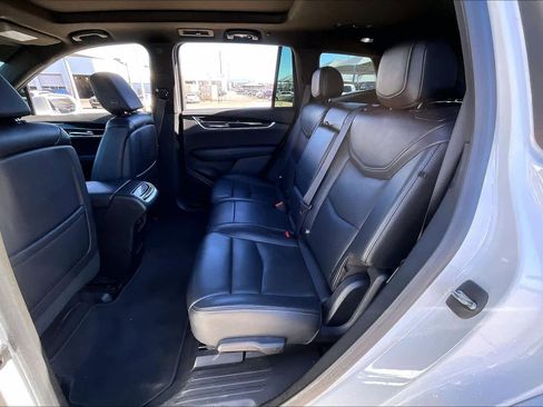Used 2020 Cadillac XT6 Premium Luxury image 19