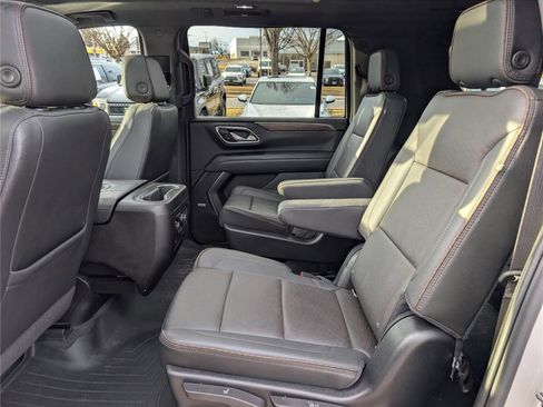 Used 2022 Chevrolet Suburban High Country image 18